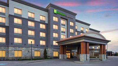 Holiday Inn Express Hotel & Suites