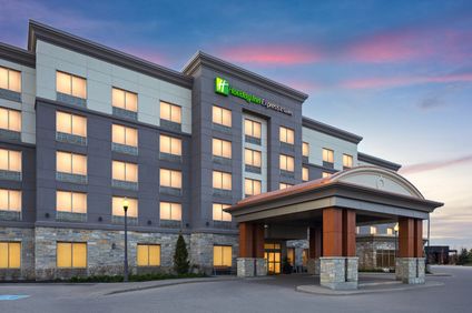 Holiday Inn Express Hotel & Suites