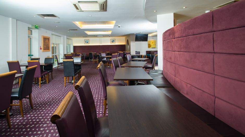 Holiday Inn Express Bedford Restaurant