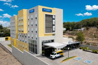 City Express by Marriott Airport