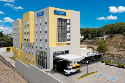 City Express by Marriott Airport