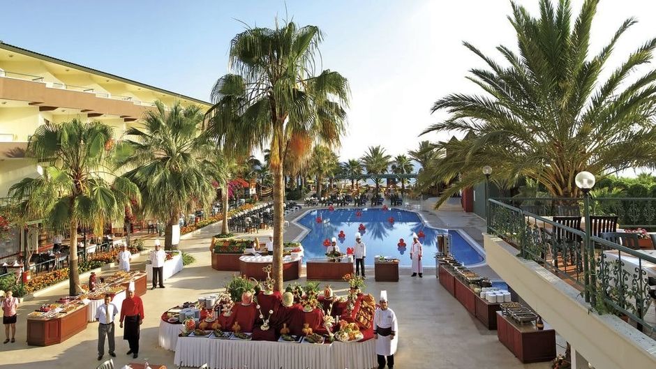 Galeri Resort Hotel Pool