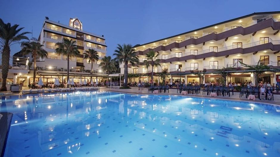 Galeri Resort Hotel Pool