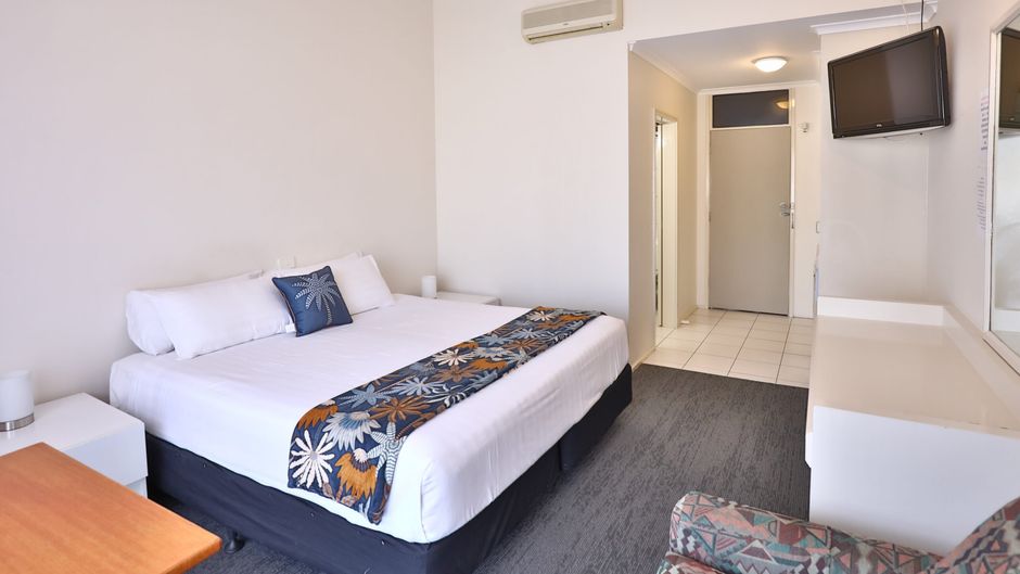 Cottonwood Motor Inn Room