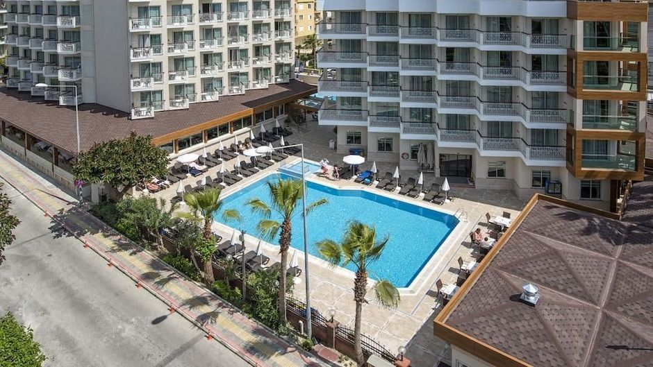Riviera Hotel & Spa Exterior