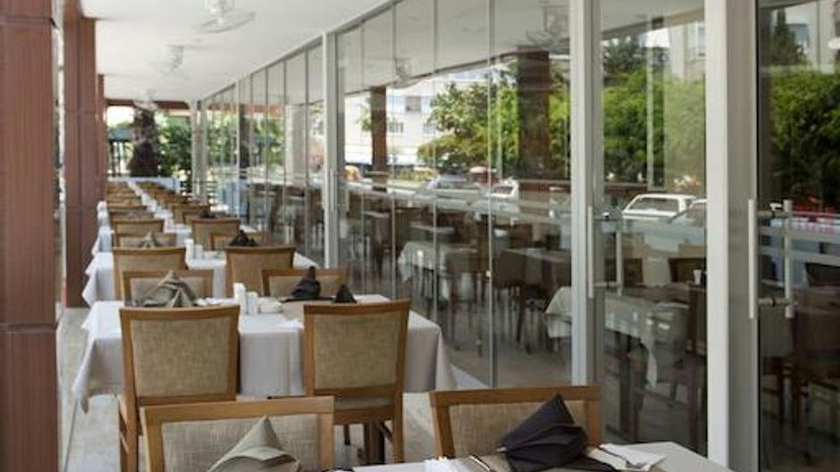 Riviera Hotel & Spa Restaurant