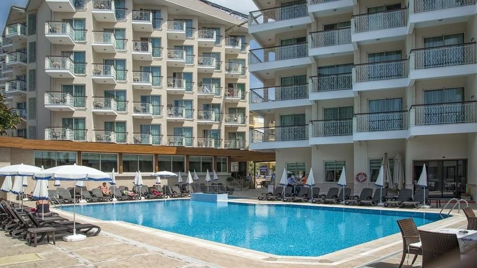 Riviera Hotel & Spa Exterior