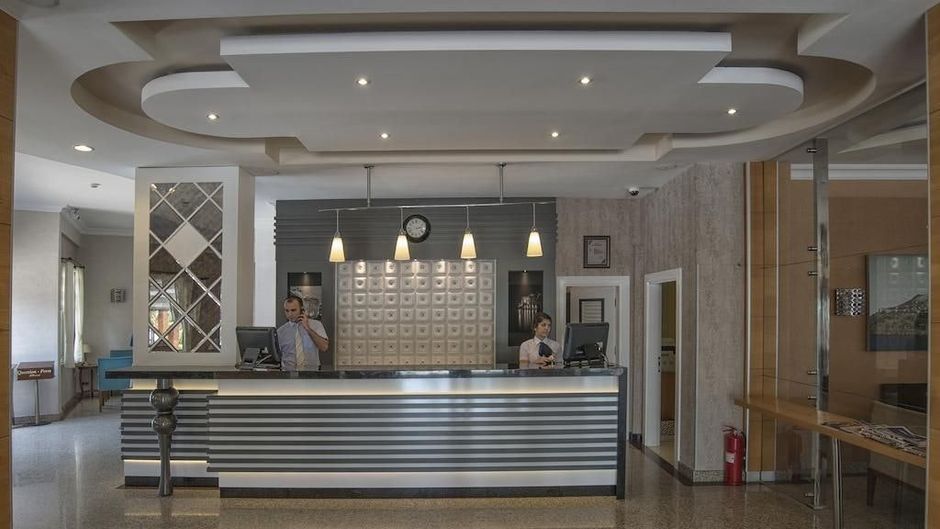 Riviera Hotel & Spa Lobby