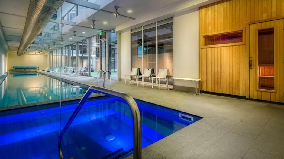 Milano Serviced Apartments Pool