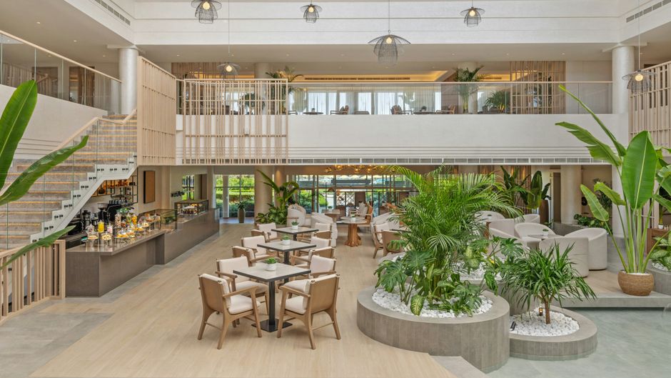 Fujairah Rotana Resort and Spa Lobby