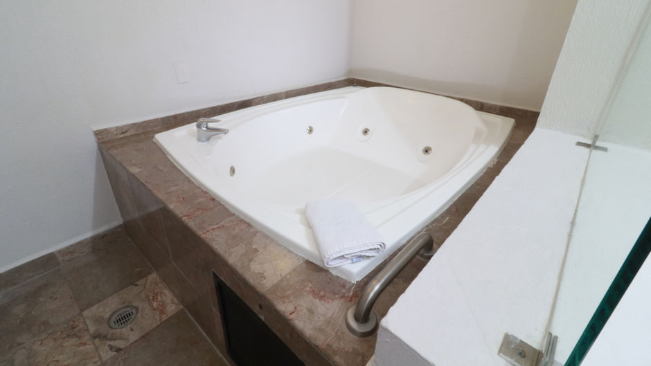 Holiday Inn Express San Luis Potosi Suite
