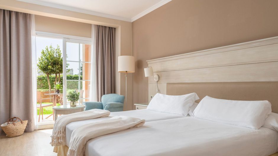 Iberostar Waves Malaga Playa Room