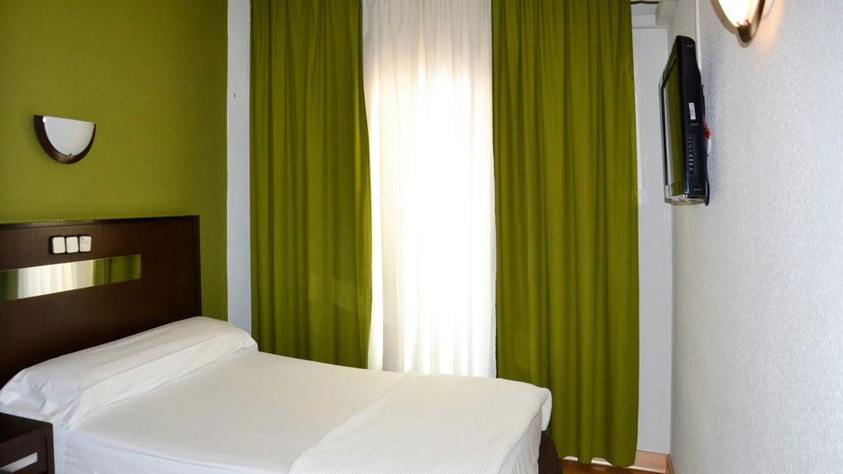 Hotel Las Estrellas Room