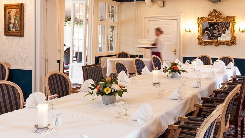 Kirstine Hotel Meeting
