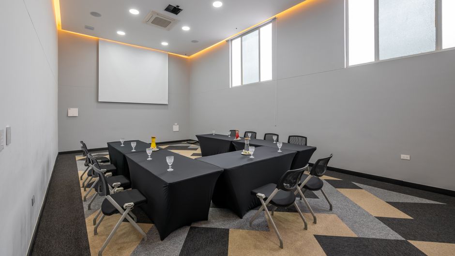 Holiday Inn Bucaramanga Cacique Meeting