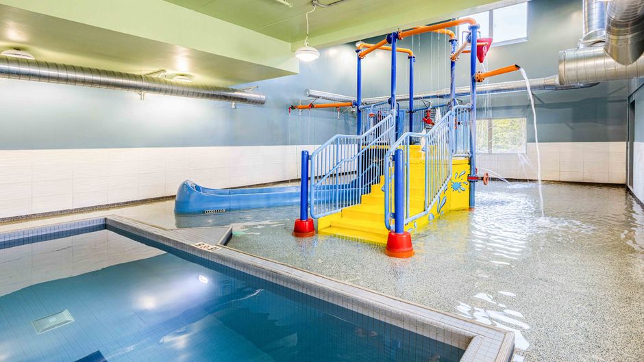 Holiday Inn Express & Suites Halifax Pool