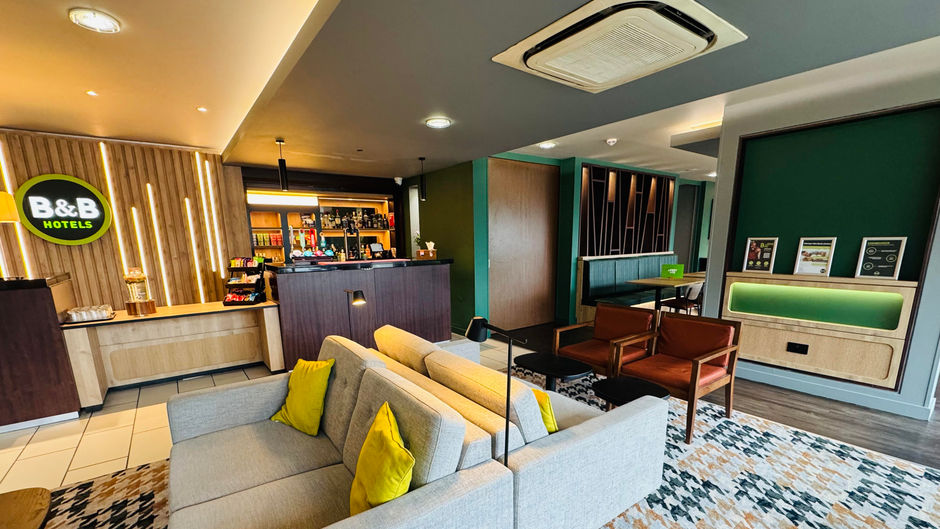The Duxford Hotel Cambridge South M11 Lobby