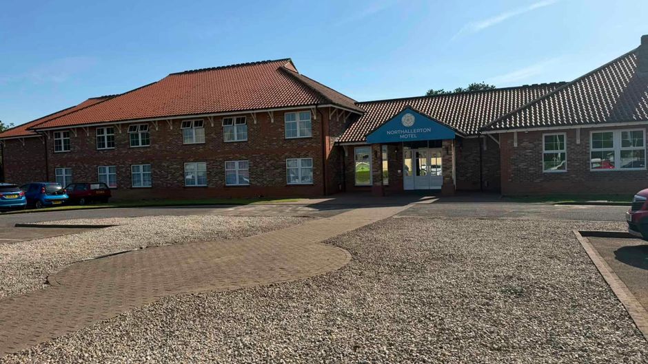 Allerton Court Hotel Exterior