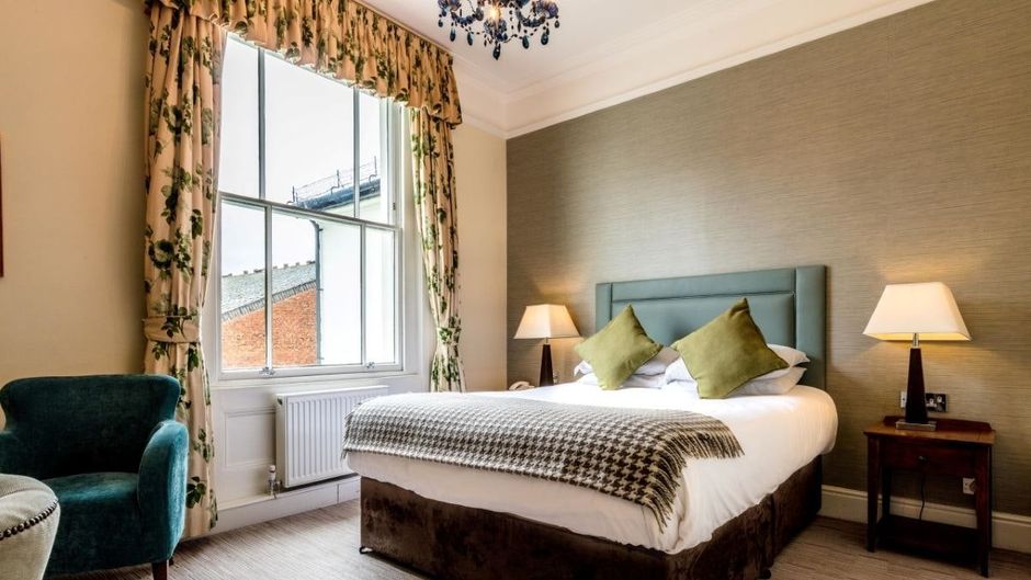 Winchester Royal Hotel Room
