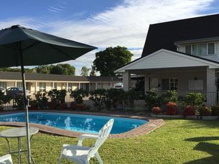 Alexander Motor Inn