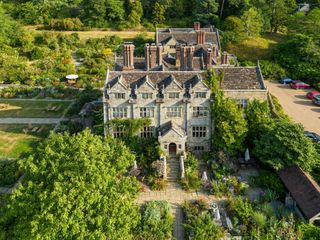 Gravetye Manor Hotel