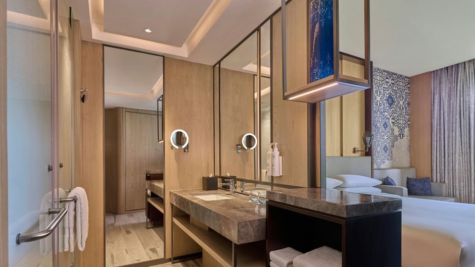 Aravali Marriott Resort & Spa Delhi NCR Room
