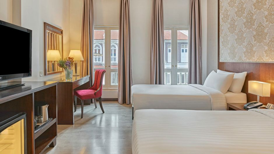Village Hotel Albert Court Room
