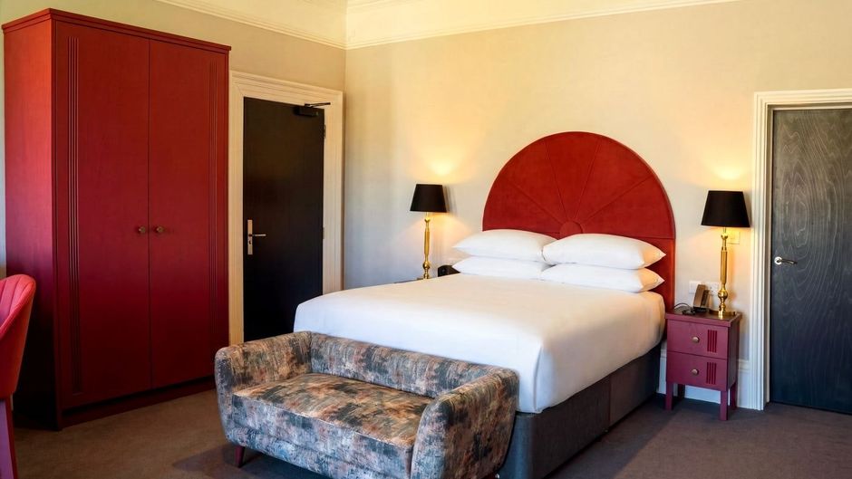 Poets House Hotel Room