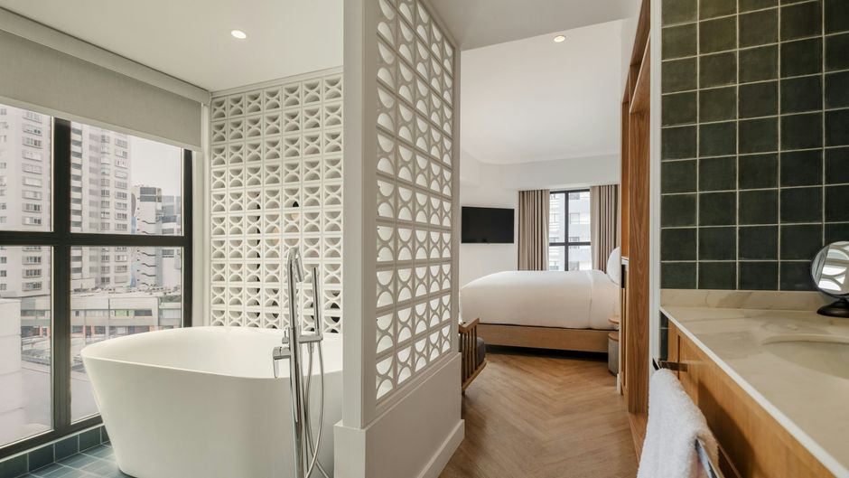 Humano Lima Room