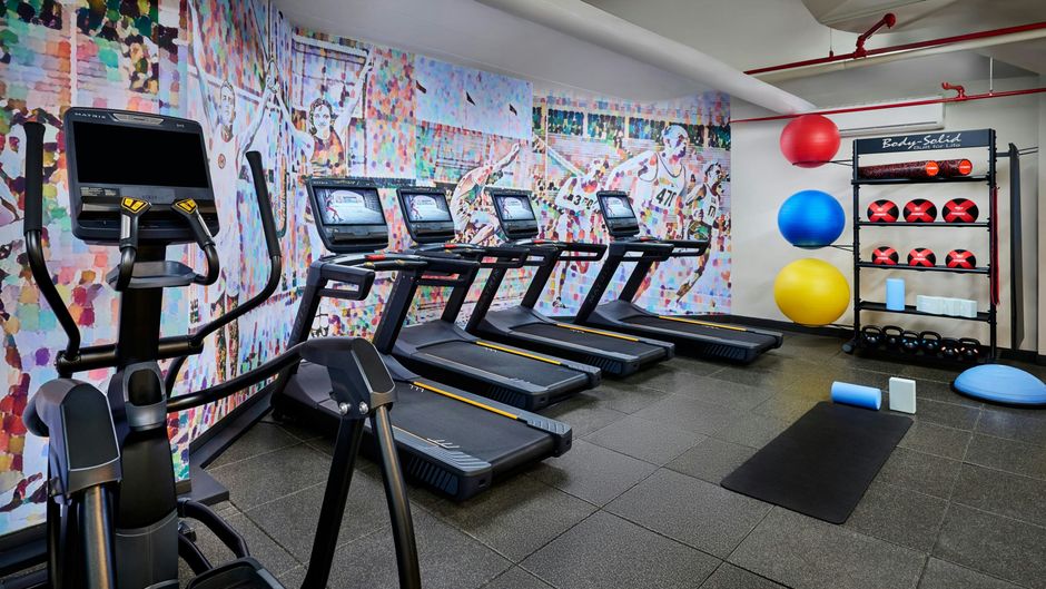 Omage Hotel Montreal/Laval Health Club