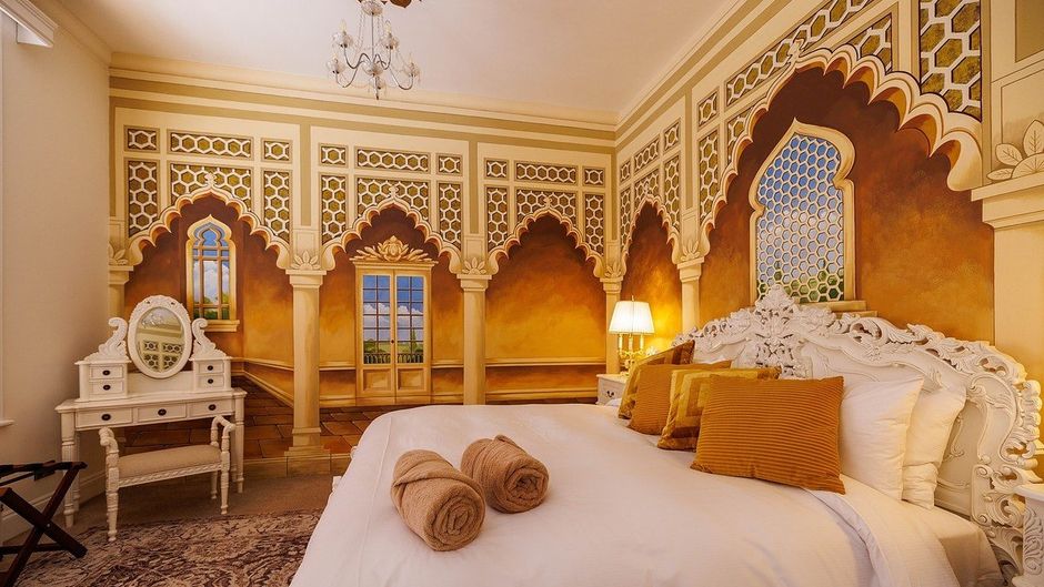 Thomas Paine Hotel Suite
