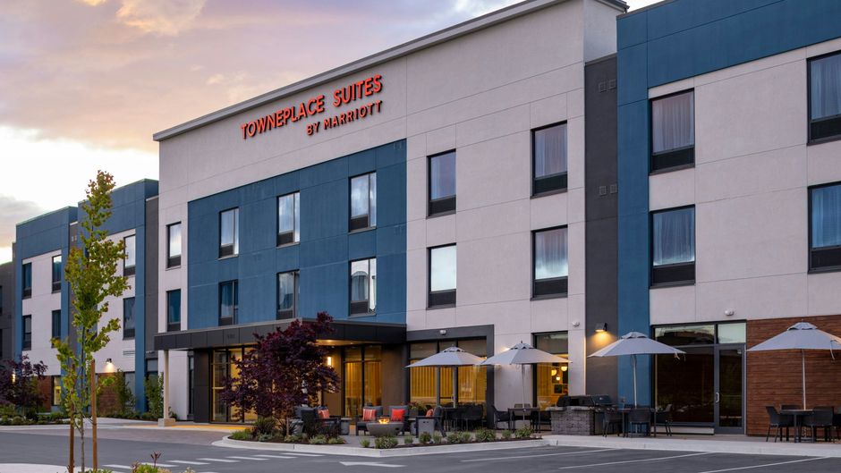 TownePlace Suites Victoria Airpt Sidney Exterior