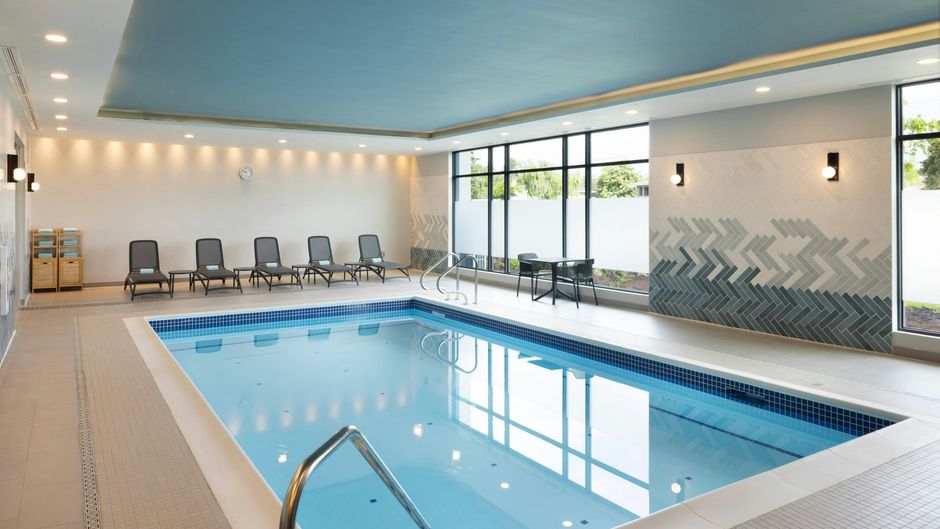 TownePlace Suites Victoria Airpt Sidney Pool
