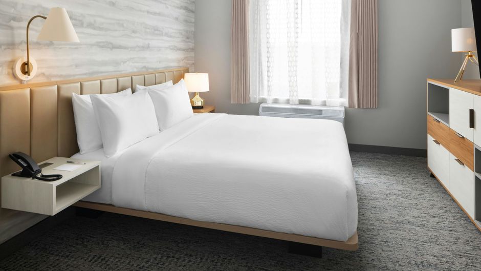 TownePlace Suites Victoria Airpt Sidney Room