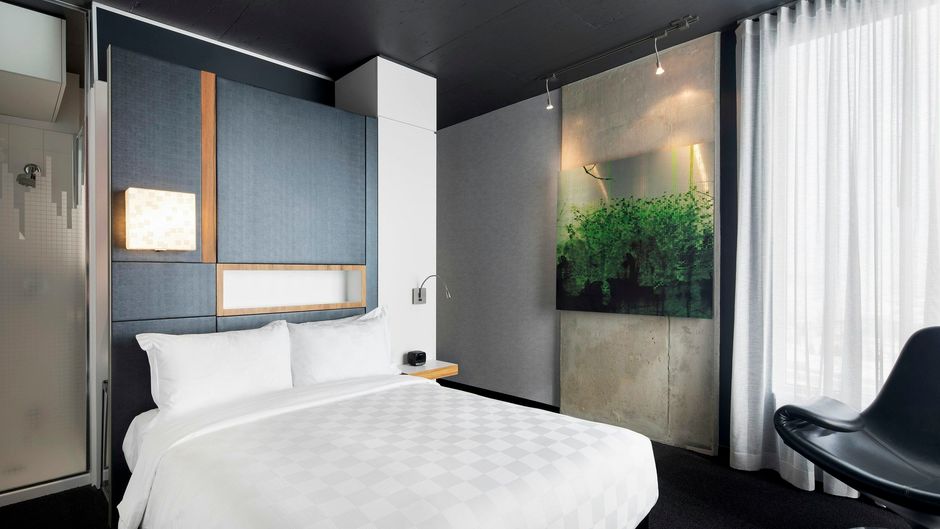 ALT Hotel Toronto Pearson Room