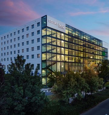 Courtyard by Marriott Prague Airport