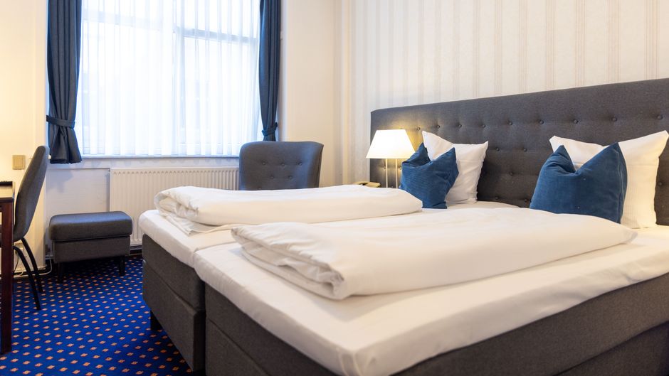 Helnan Phoenix Hotel Room
