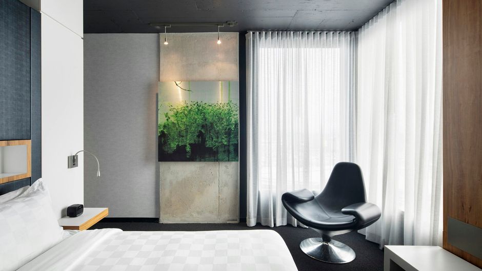 ALT Hotel Toronto Pearson Room