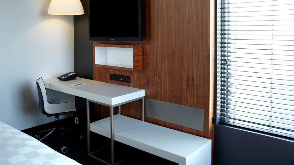ALT Hotel Toronto Pearson Room