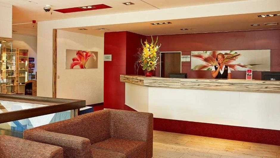 Sunday Hotel Bad Soden Lobby