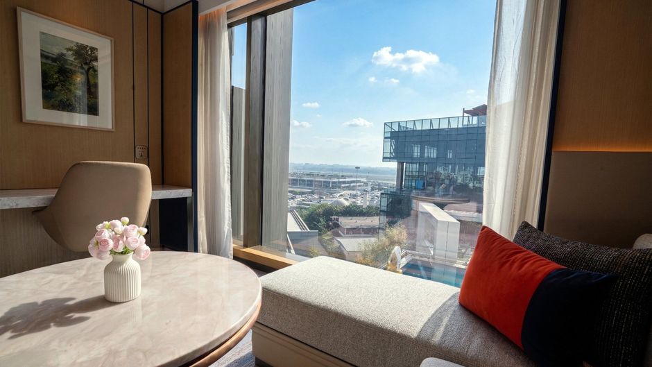 Crowne Plaza Dhaka Airport Room