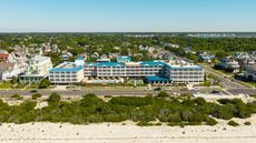 La Mer Beachfront Inn