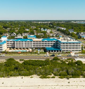 La Mer Beachfront Inn