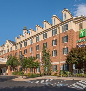 Holiday Inn Express at Williamsburg Sq