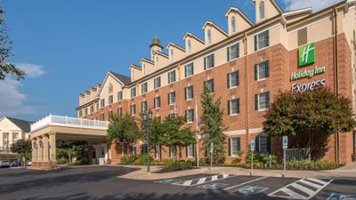 Holiday Inn Express at Williamsburg Sq