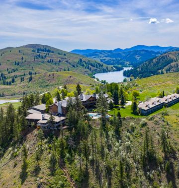 Sun Mountain Lodge