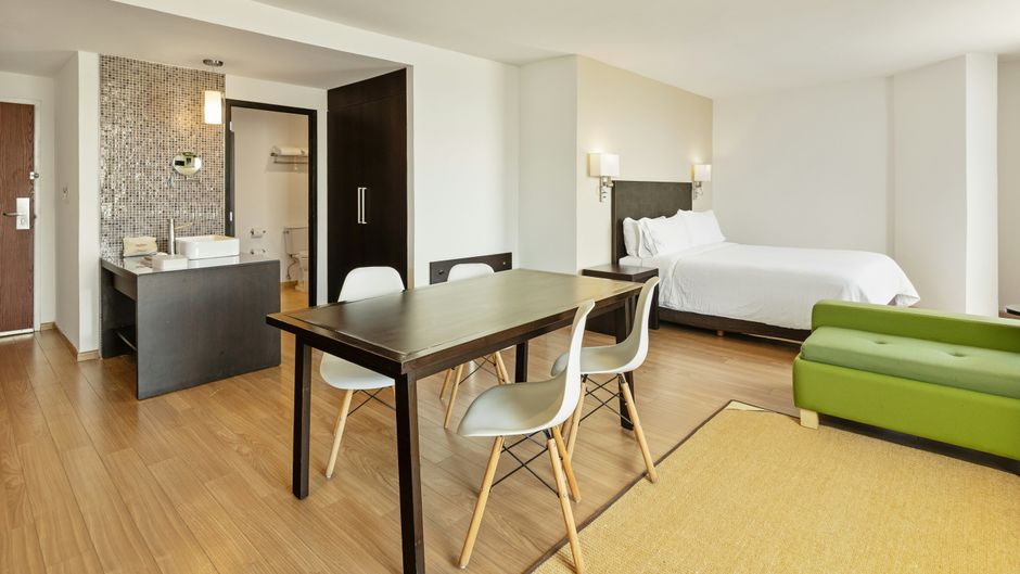 Fiesta Inn Naucalpan Room