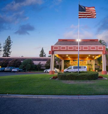 Piccadilly Inn Airport