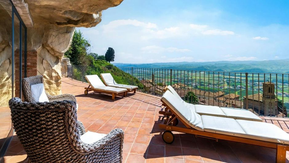 Castello Di Guarene Room