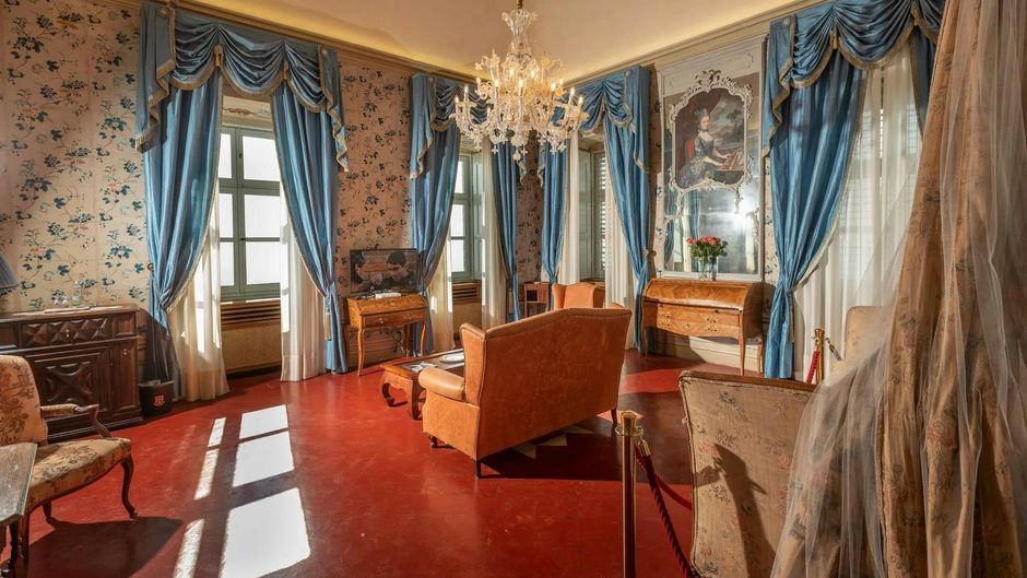 Castello Di Guarene Room